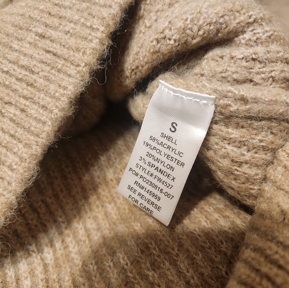 Sweater - Picture 4 of 4